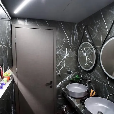 Luxury Apt For Friends & Family, At Mitropoleos Thessaloniki Exterior photo