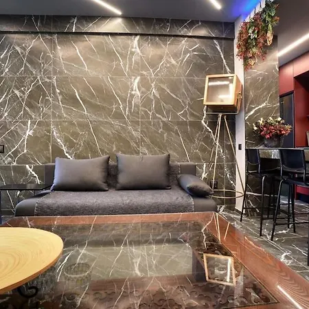 Luxury Apt For Friends & Family, At Mitropoleos Thessaloniki Exterior photo