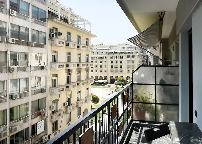 Luxury Apt For Friends & Family, At Mitropoleos