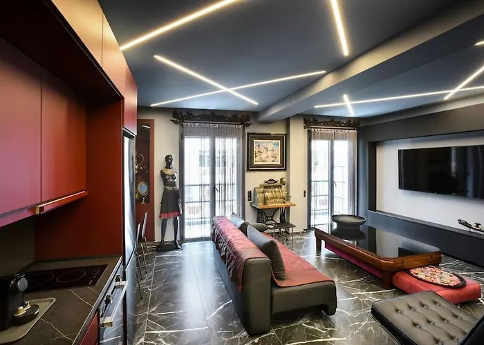 Luxury Apt For Friends & Family, At Mitropoleos
