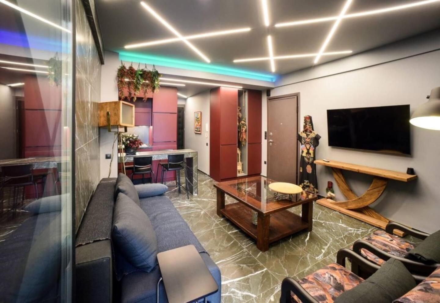 Luxury For Friends & Family, At Mitropoleos Daire *