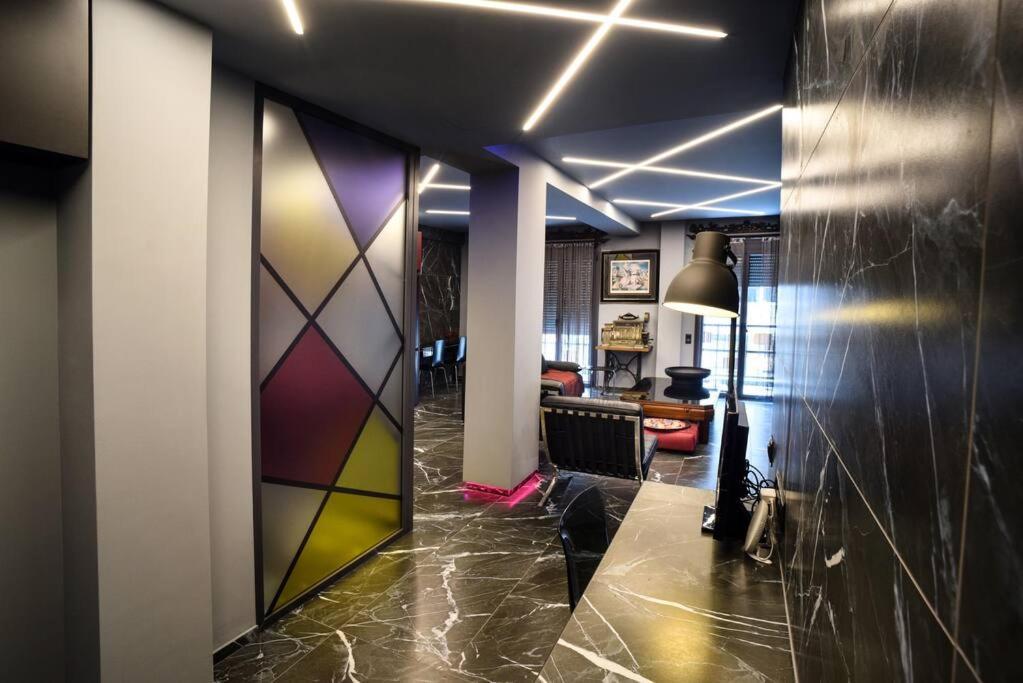Luxury For Friends & Family, At Mitropoleos * Selanik
